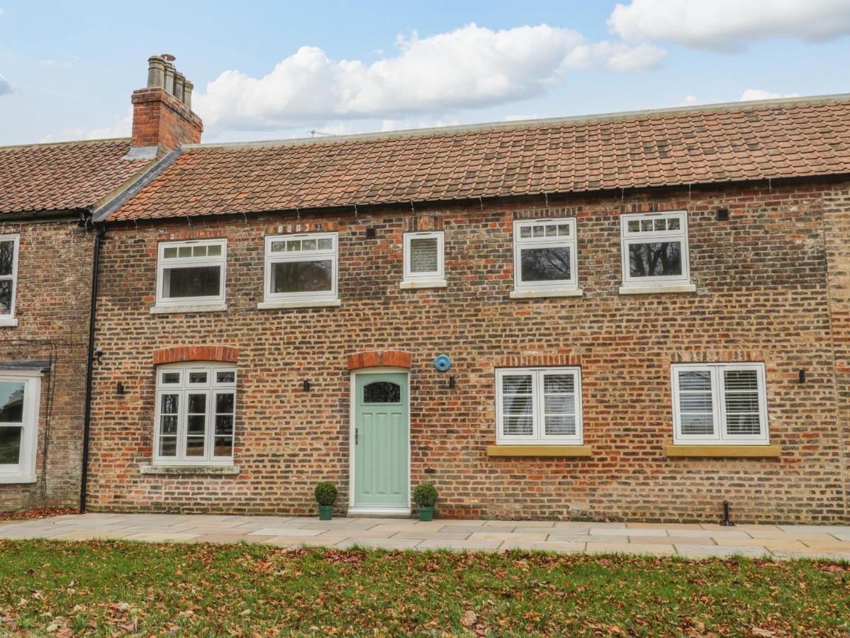 The Grooms Cottage York Exterior photo